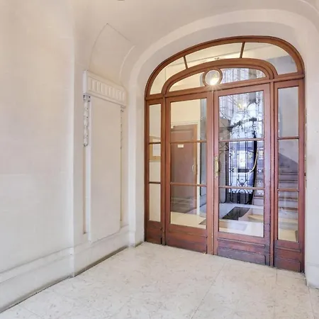 Bright Ideal For 2 In The 15th Arrondissement アパート パリ